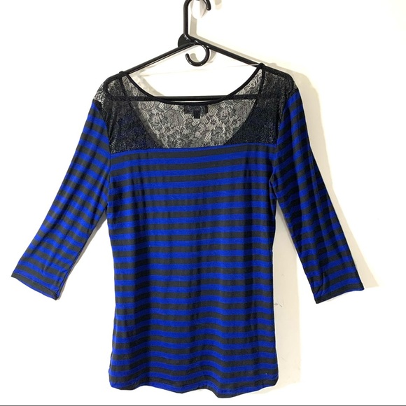 2/$35 Fenn Wright Manson Striped Top Lace Shoulders - Picture 4 of 9